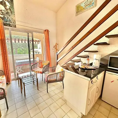 Apartment Nicola Port + Plage + Centre A Pieds Saint-Raphael (Var)